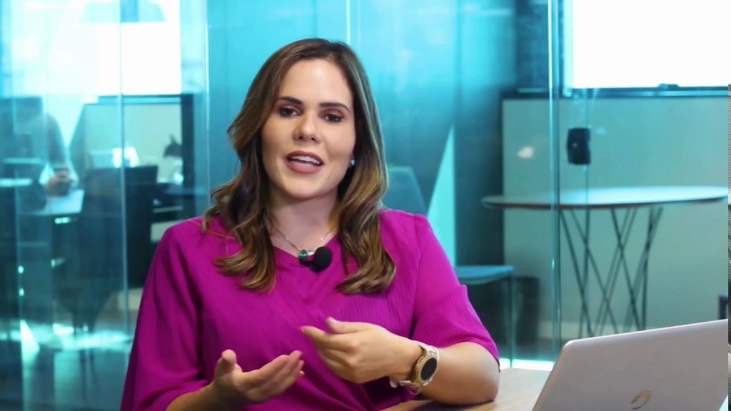 Dicas de LinkedIn com Flávia Gamonar