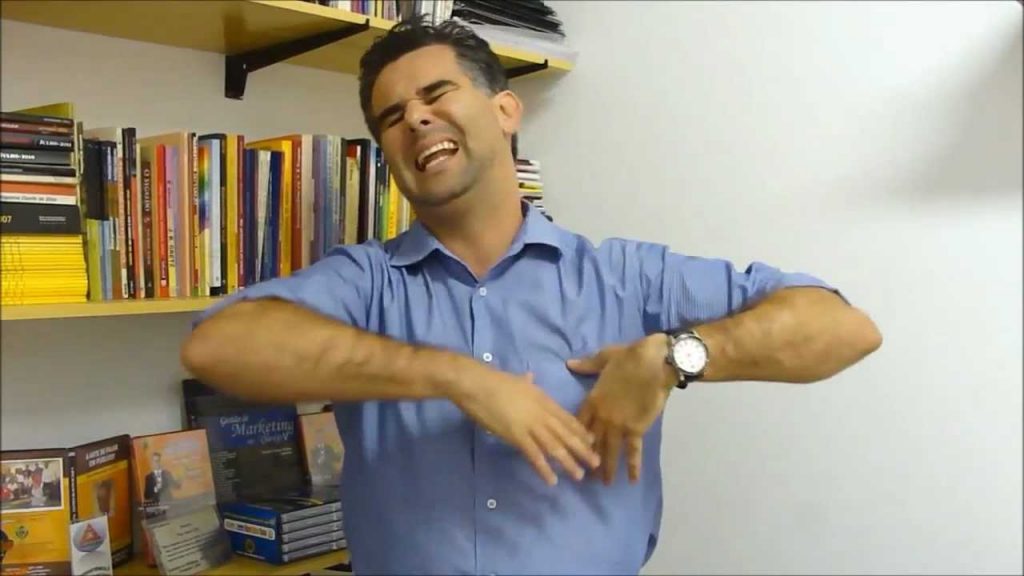 Como fazer um curriculum parte 1 - Dicas de Carreiras com o Palestrante de Vendas André Ortiz